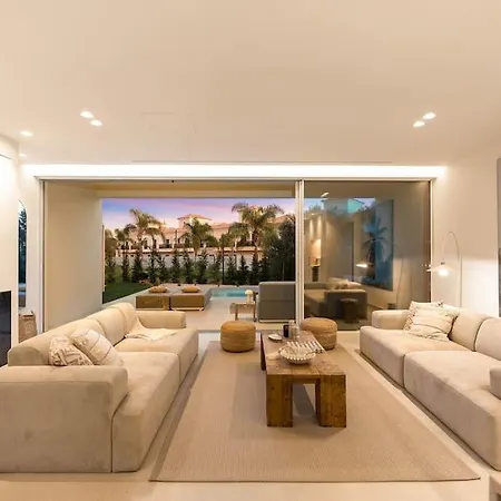 Luxury Retreat In Santa Barbara *